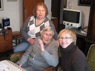 Margarete Prochazka erzählt gerne von früheren Zeiten und aus ihrem Leben. Besuchsdienst